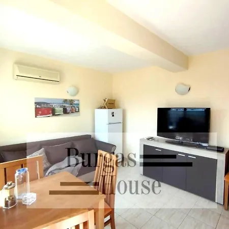 Апартаменты Sunny Penthouse, Pool View, Near Nessebar