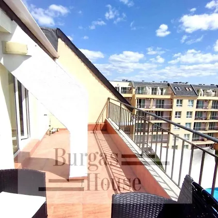 Апартаменты Sunny Penthouse, Pool View, Near Nessebar *