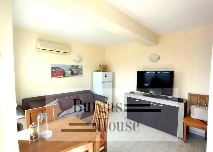Διαμέρισμα Sunny Penthouse, Pool View, Near Nessebar