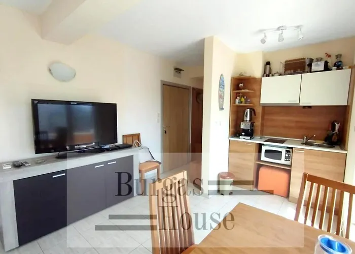 Apartment Sunny Penthouse, Pool View, Near Nessebar Slantschew brjag